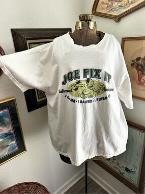 ‘Joe Fix it’ Delta Pro Weight Graphic Tee White XL